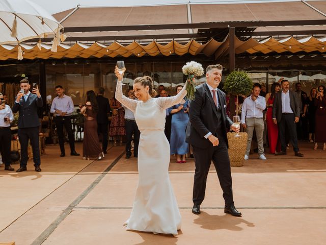 La boda de Dani y Azaela en Cabañas Raras, León 25