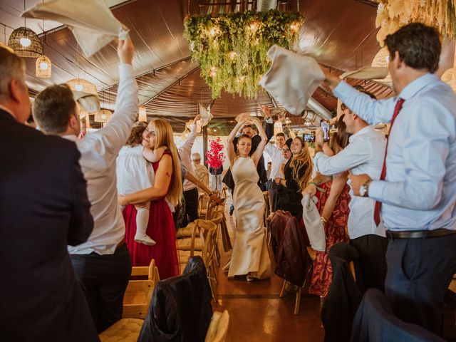 La boda de Dani y Azaela en Cabañas Raras, León 1