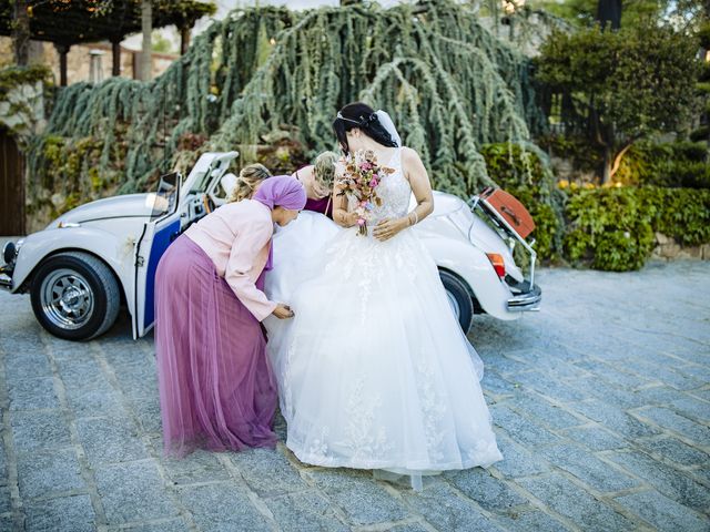 La boda de Cristina y Ángel en Miraflores De La Sierra, Madrid 22