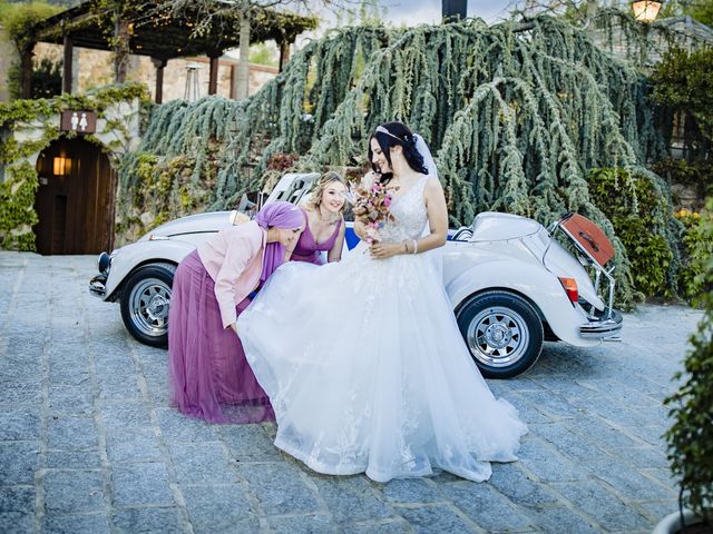 La boda de Cristina y Ángel en Miraflores De La Sierra, Madrid 23