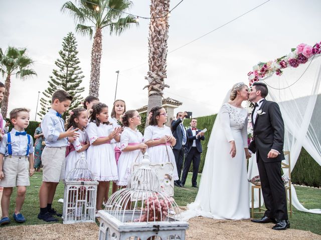 La boda de Felix y Melodia en Burguillos, Sevilla 28