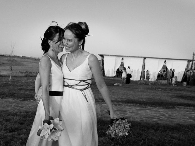 La boda de Paqui y Eva en Cáceres, Cáceres 43