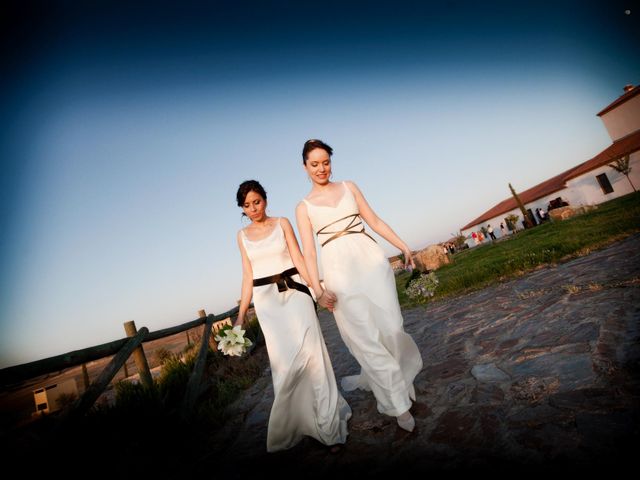 La boda de Paqui y Eva en Cáceres, Cáceres 46