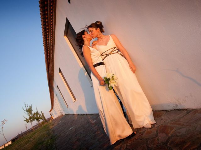 La boda de Paqui y Eva en Cáceres, Cáceres 47