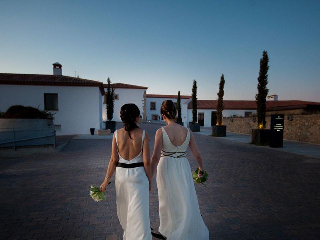 La boda de Paqui y Eva en Cáceres, Cáceres 50