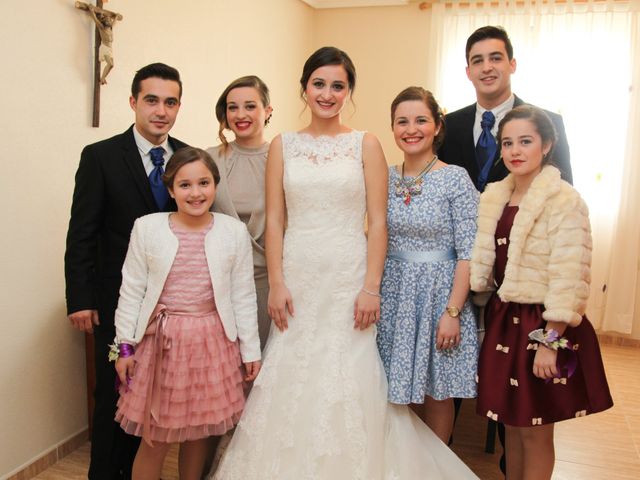 La boda de Manuel y Irene en Crevillente, Alicante 12
