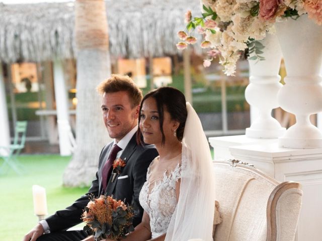La boda de Maika y Víctor  en Torre Del Mar, Málaga 3