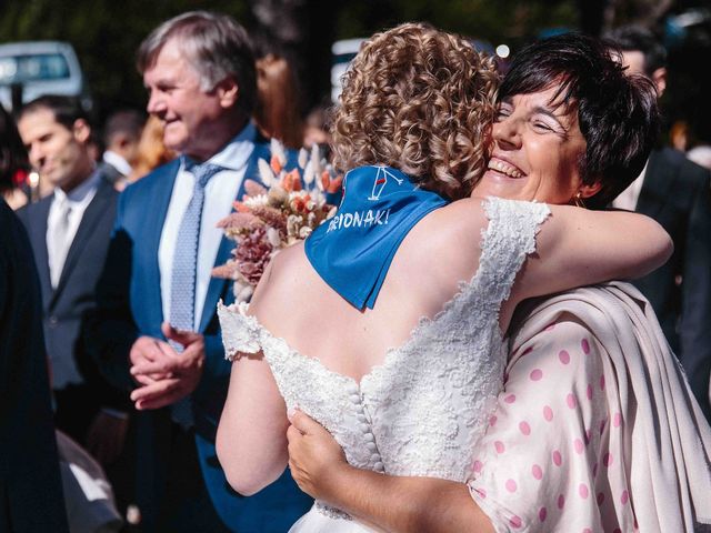 La boda de Juan y June en Astigarraga, Guipúzcoa 121