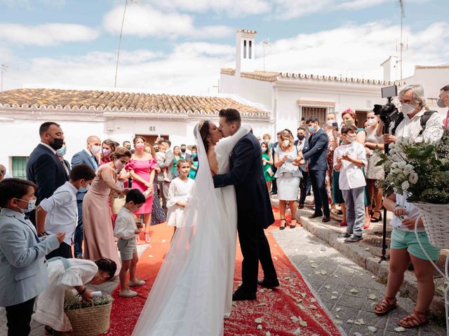 La boda de Helios y Felisa en Coria Del Rio, Sevilla 37