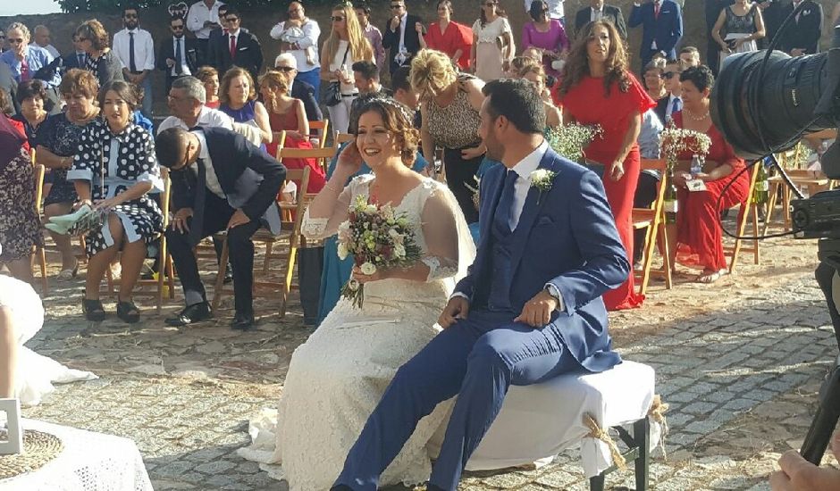 La boda de David y Luz María en Alconchel, Badajoz