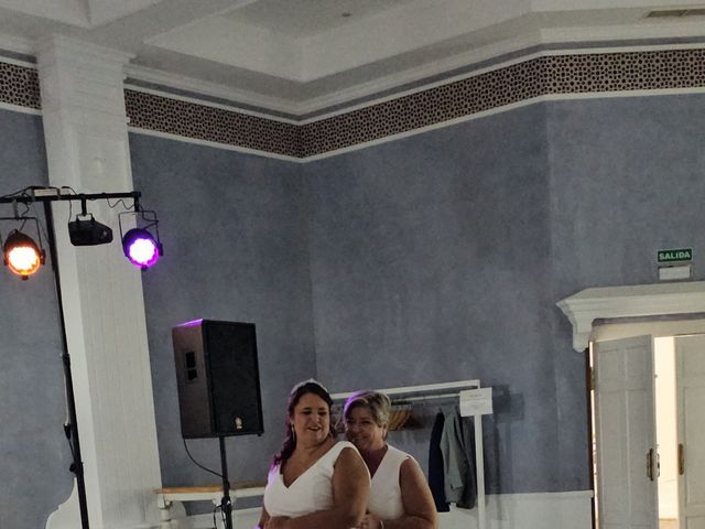 La boda de Elena y Iris en Alcala Del Rio, Sevilla 12