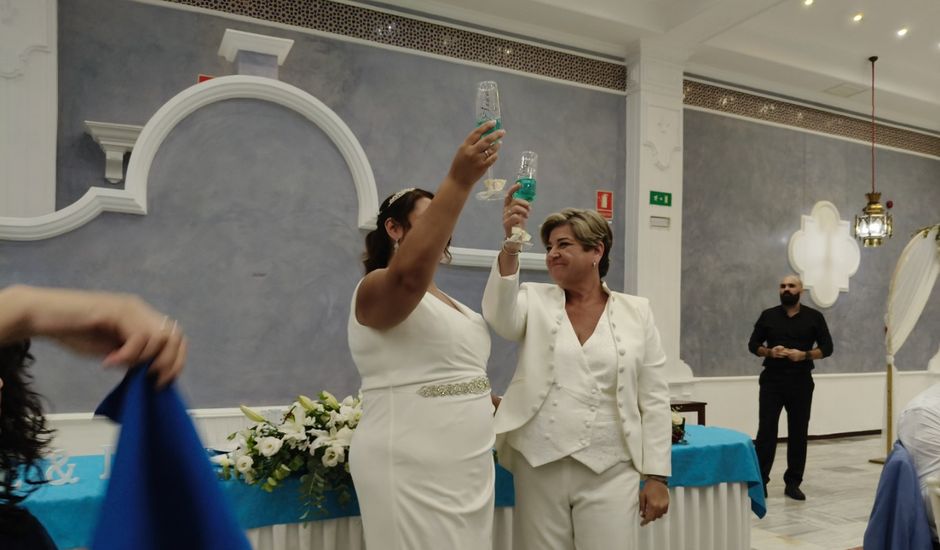 La boda de Elena y Iris en Alcala Del Rio, Sevilla