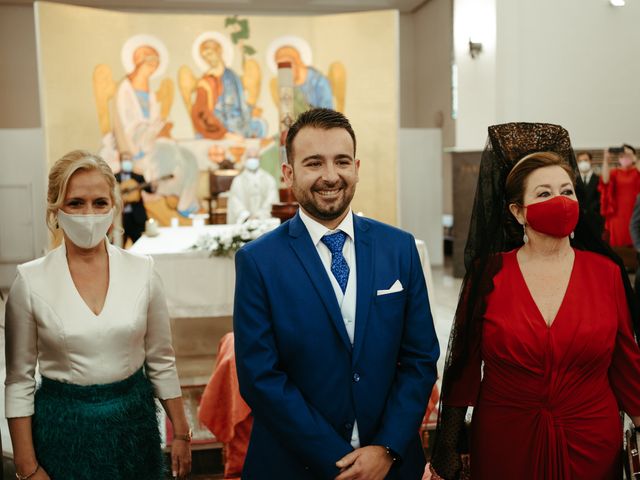 La boda de Soledad y José Luis en Sevilla, Sevilla 32