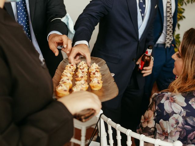 La boda de Soledad y José Luis en Sevilla, Sevilla 64