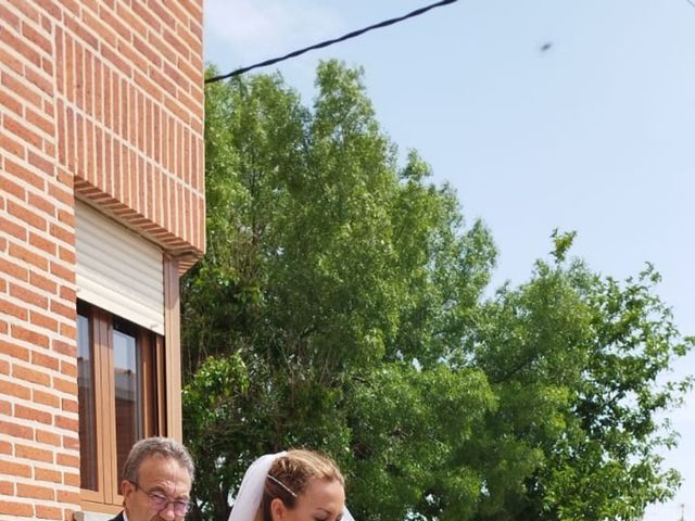 La boda de Victor  y Inma  en Madrigal De Las Altas Torres, Ávila 1