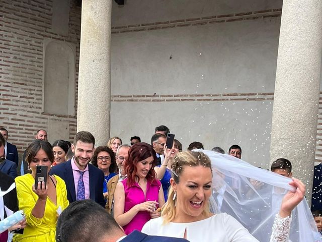 La boda de Victor  y Inma  en Madrigal De Las Altas Torres, Ávila 3