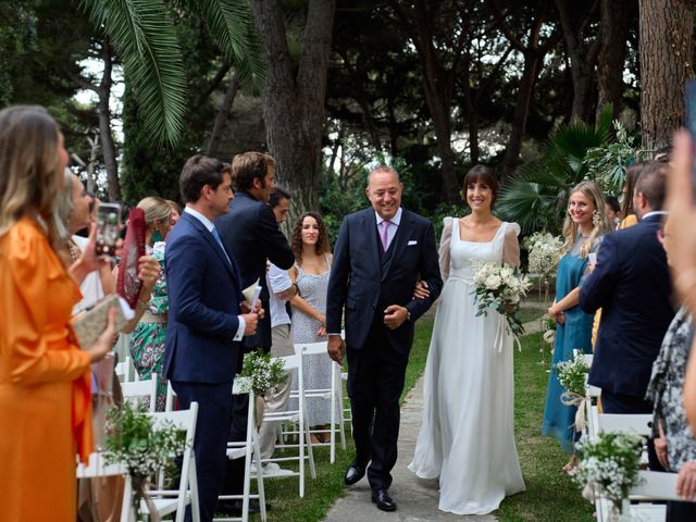 La boda de Manu y Sara en Sant Vicenç De Montalt, Barcelona 17