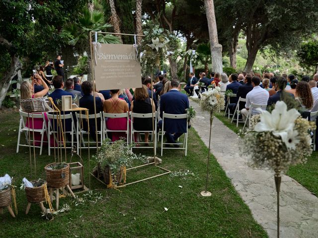 La boda de Manu y Sara en Sant Vicenç De Montalt, Barcelona 18
