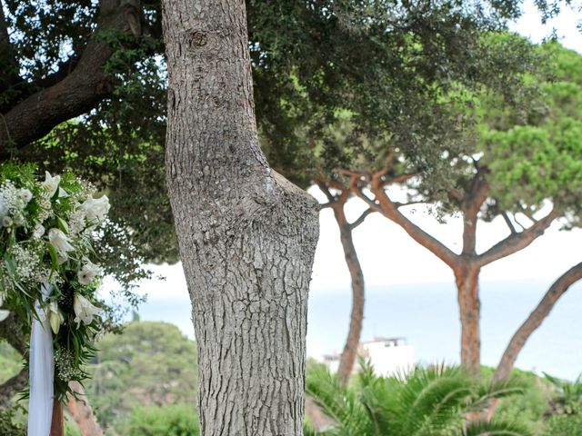 La boda de Manu y Sara en Sant Vicenç De Montalt, Barcelona 19