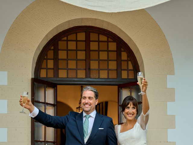 La boda de Manu y Sara en Sant Vicenç De Montalt, Barcelona 41