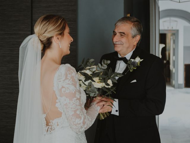 La boda de Javier y Carolina en Sevilla, Sevilla 33