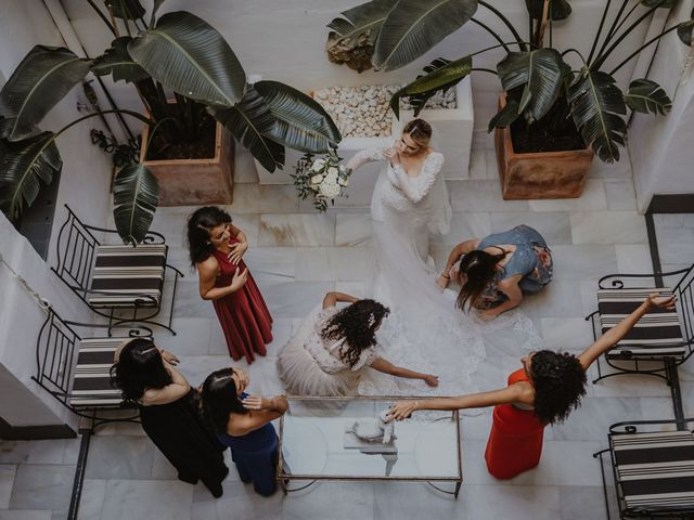 La boda de Javier y Carolina en Sevilla, Sevilla 35