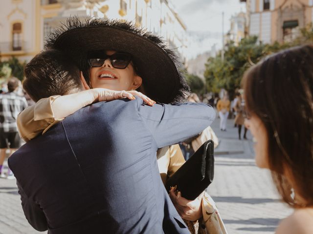 La boda de Javier y Carolina en Sevilla, Sevilla 44