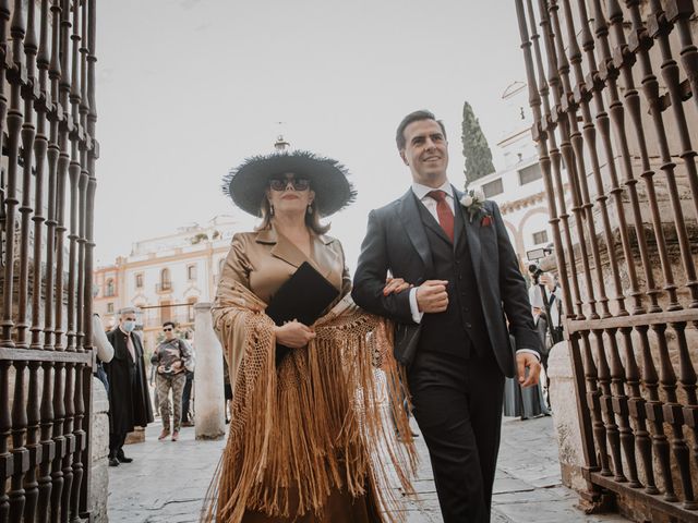 La boda de Javier y Carolina en Sevilla, Sevilla 48