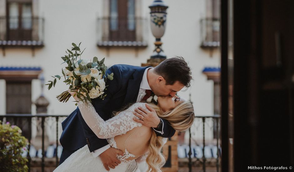 La boda de Javier y Carolina en Sevilla, Sevilla