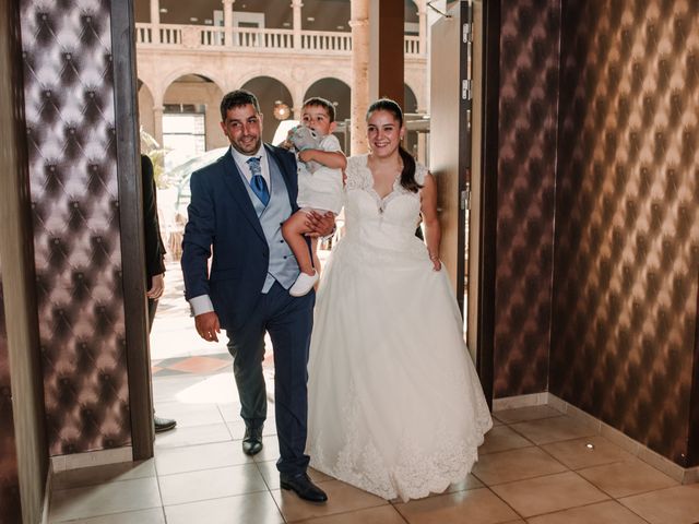 La boda de Alberto y Belén en Burgo De Osma, Soria 39