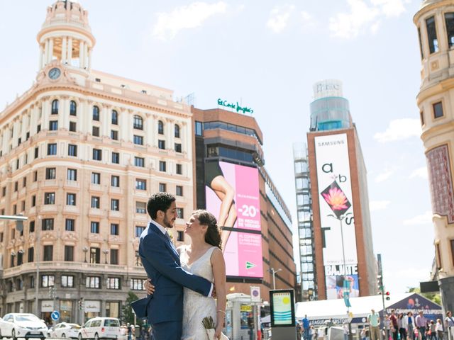 La boda de Miguel y Silvia en Madrid, Madrid 21