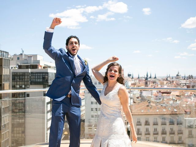 La boda de Miguel y Silvia en Madrid, Madrid 42