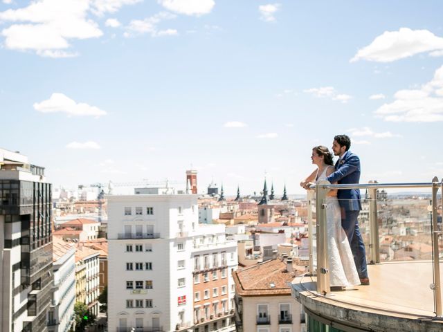 La boda de Miguel y Silvia en Madrid, Madrid 43