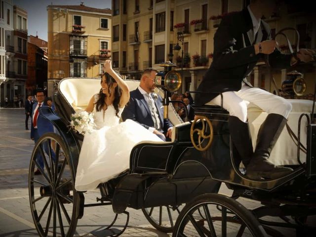 La boda de Samuel y Estela en León, León 2