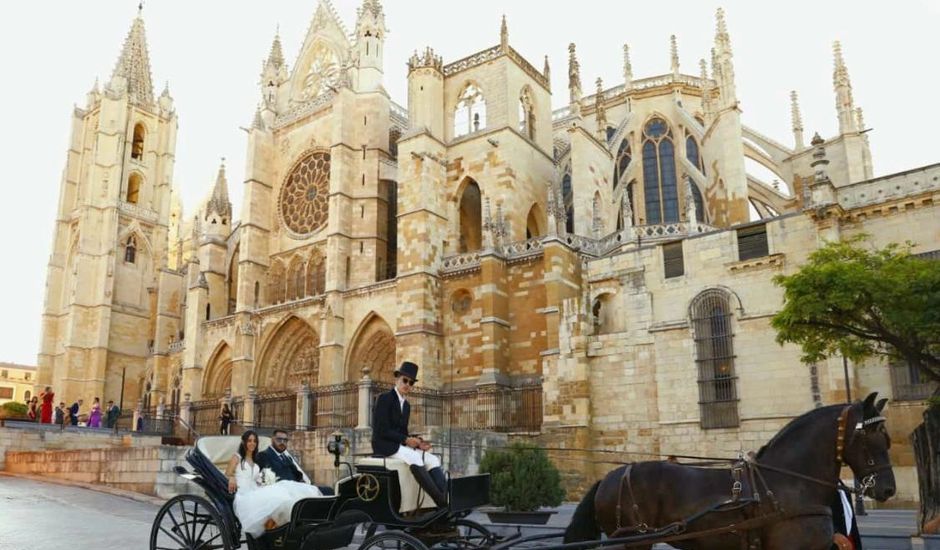 La boda de Samuel y Estela en León, León