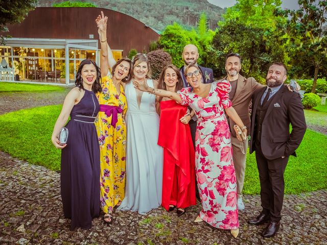 La boda de Víctor y Raquel en Nigran, Pontevedra 56