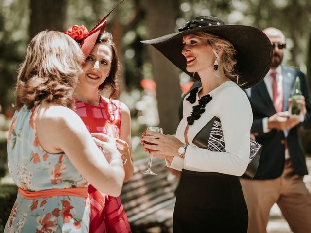 La boda de María y Fran en Sevilla, Sevilla 100