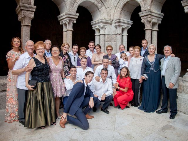 La boda de Javier y Conchi en Nogueira De Ramuin, Orense 24