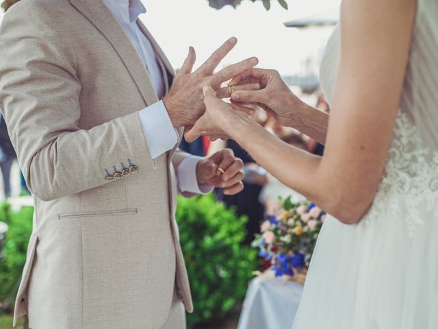 La boda de Dani y Vera en La Caridad (El Franco), Asturias 16