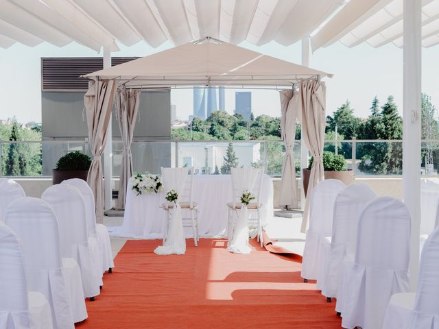La boda de Anthoni y Kimberly  en Madrid, Madrid 16