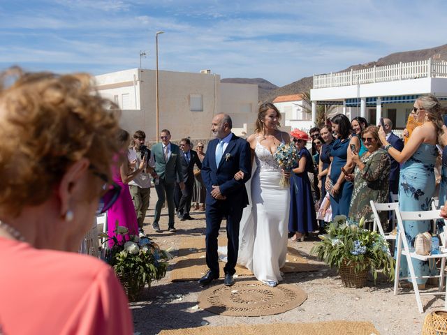 La boda de Fernando y Elisabet en Los Escullos, Almería 22