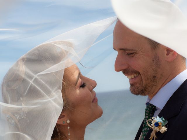 La boda de Fernando y Elisabet en Los Escullos, Almería 44