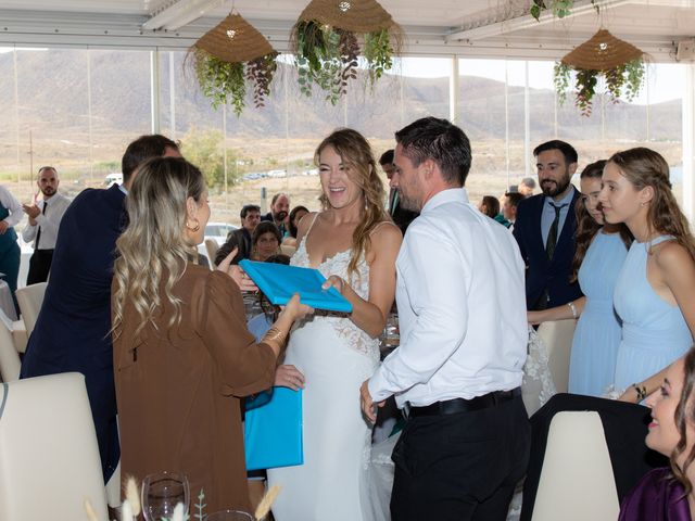 La boda de Fernando y Elisabet en Los Escullos, Almería 64