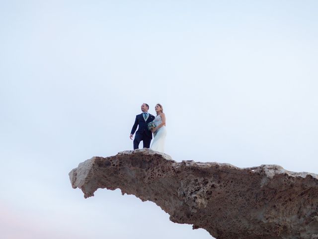 La boda de Fernando y Elisabet en Los Escullos, Almería 70