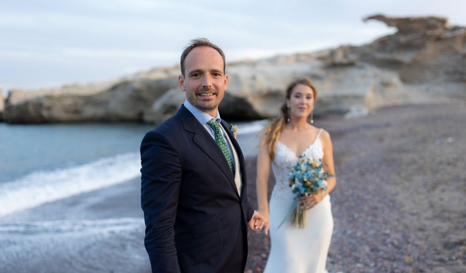 La boda de Fernando y Elisabet en Los Escullos, Almería