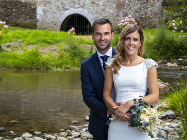 La boda de Itxasne y Mario en Hazas De Cesto, Cantabria 31
