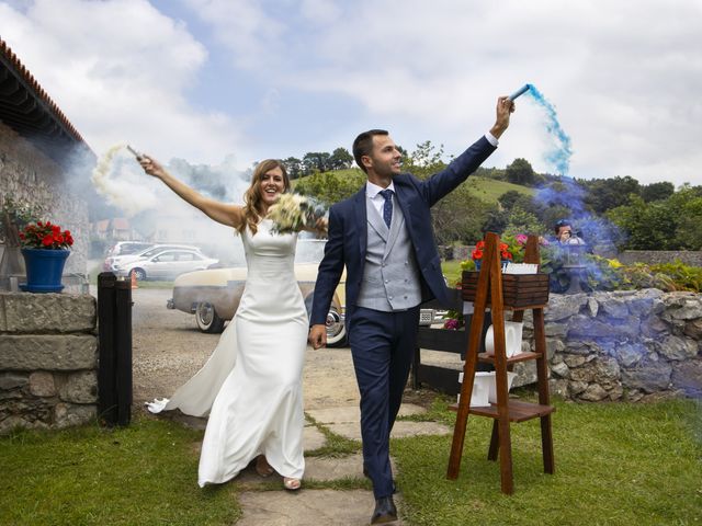 La boda de Itxasne y Mario en Hazas De Cesto, Cantabria 34