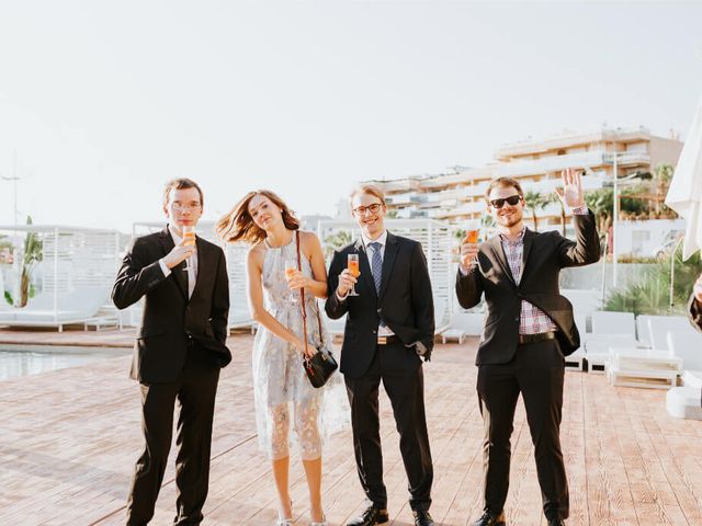 La boda de Hunter y Mar en Talamanca, Islas Baleares 24