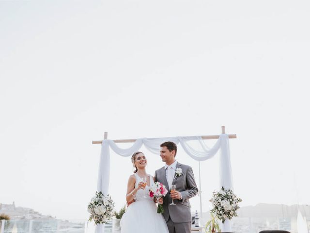 La boda de Hunter y Mar en Talamanca, Islas Baleares 37