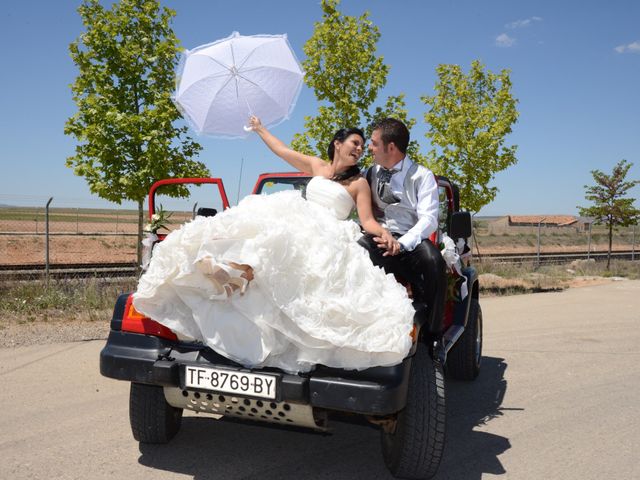 La boda de Rubén y Mary en Monreal Del Campo, Teruel 10